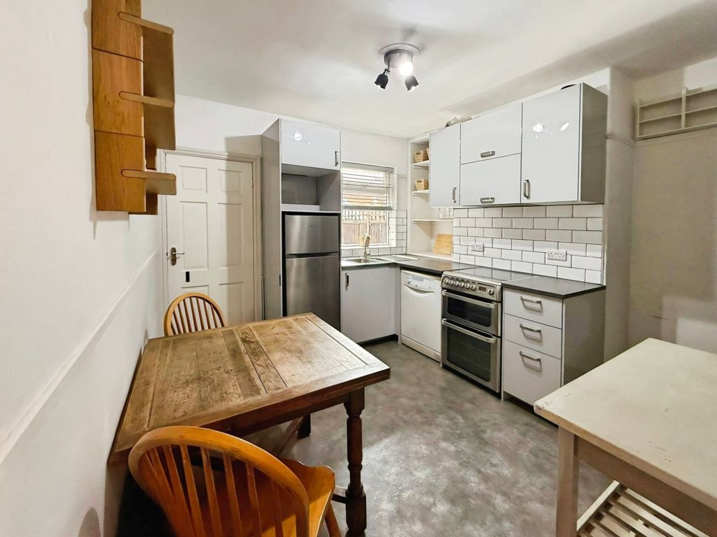 Property photo 2 of 21 Kitchen