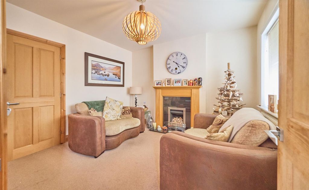 Property photo 2 of 13 Westfield Road, Hk.Jpg