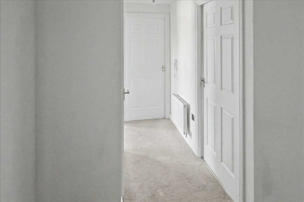 Property photo 3 of 12 Entrance Hall