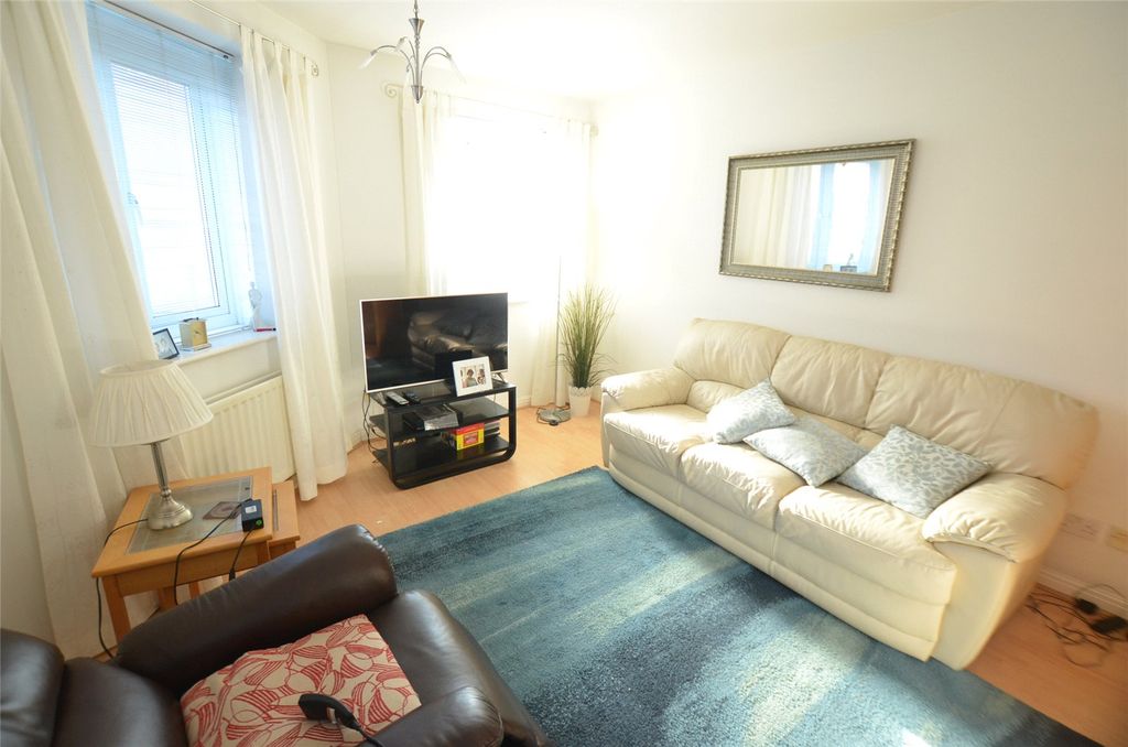 Property photo 3 of 10 Picture No. 12
