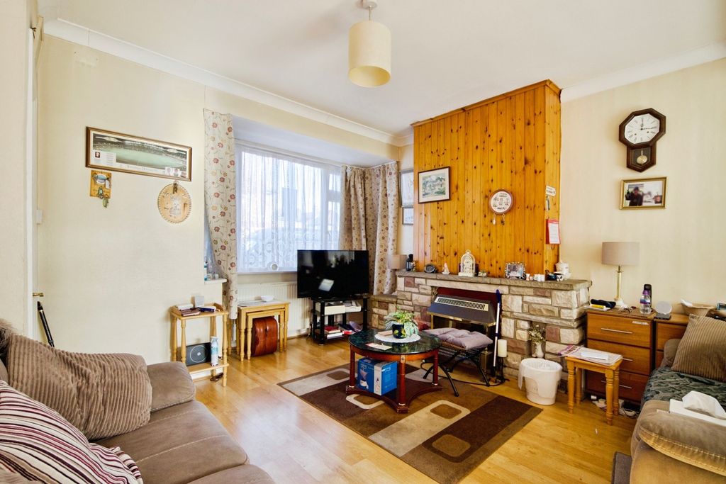 Property photo 3 of 29 Pbox-Img.Jpg
