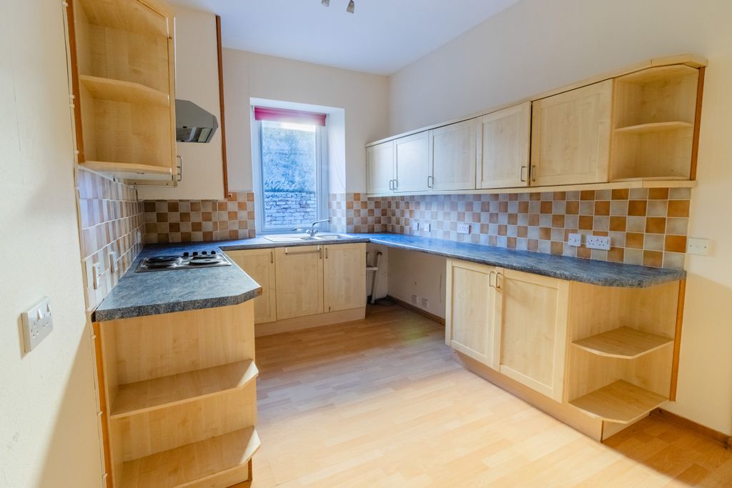 Property photo 3 of 13 Kitchen