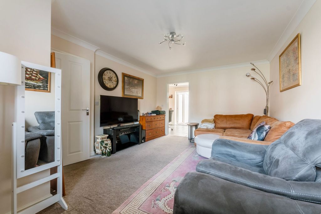 Property photo 3 of 19