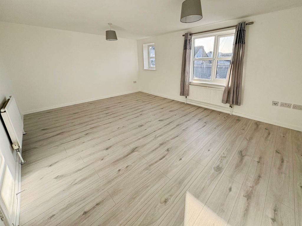 Property photo 2 of 10 7A30Bed6-Img_0161