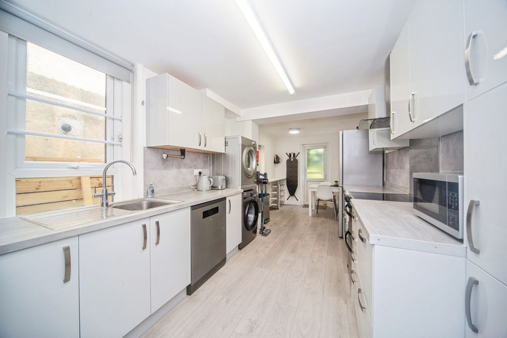 Property photo 2 of 19 Pbox-Img.Jpg