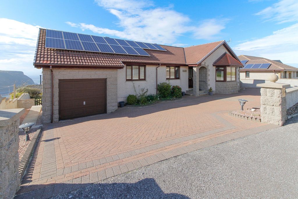 Property photo 2 of 37