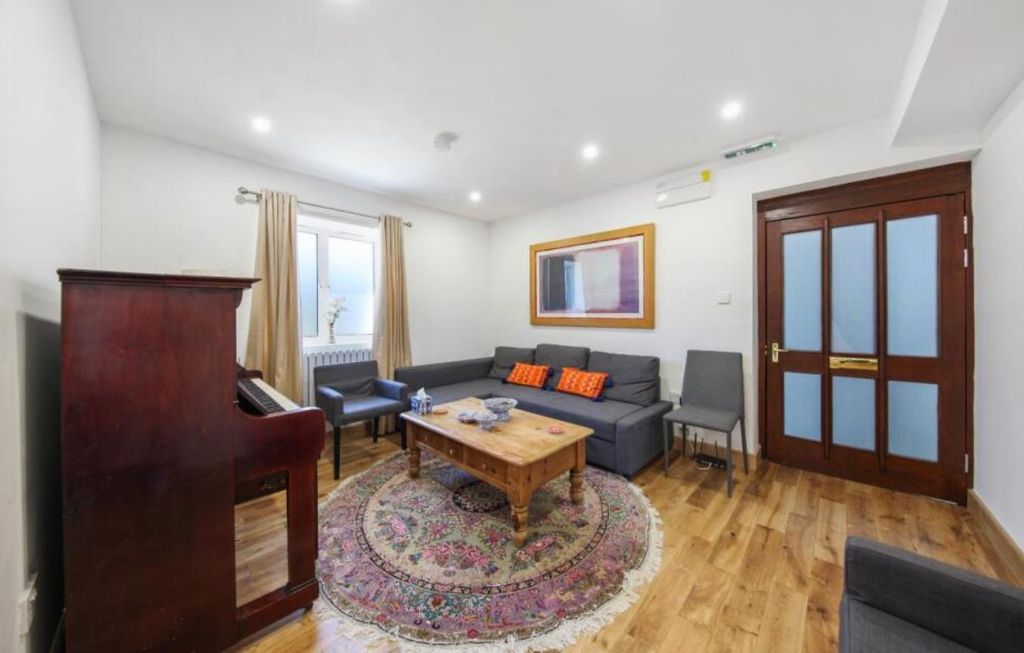 Property photo 2 of 10 11 Warner House 2 20.02 .Png