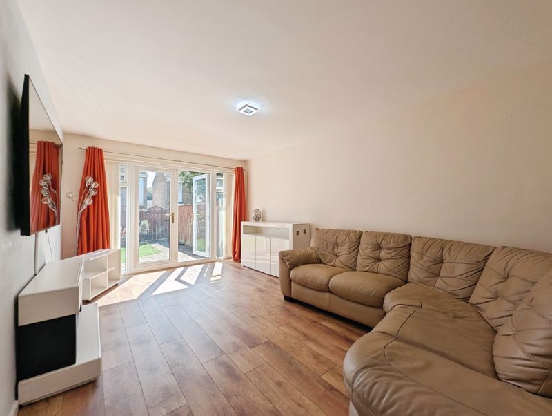 Property photo 3 of 9 Photo 14