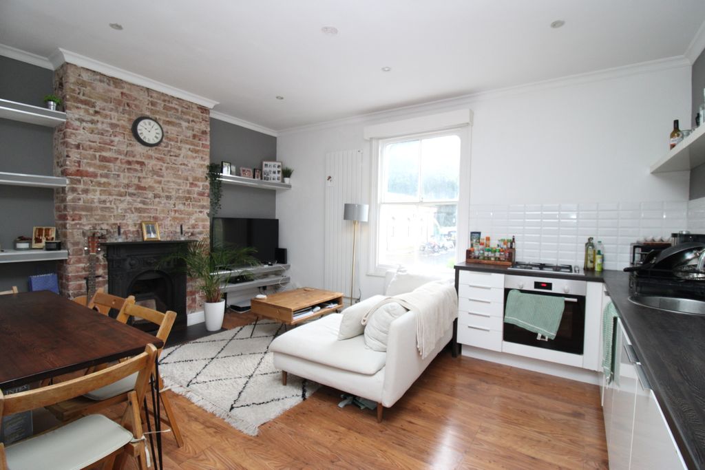 Property photo 1 of 8 Living Room