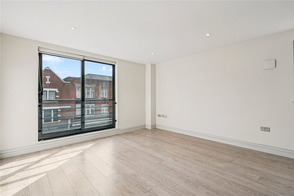 Property photo 2 of 10 Picture No. 05