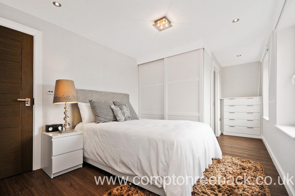 Property photo 3 of 9 Pic2.Jpg