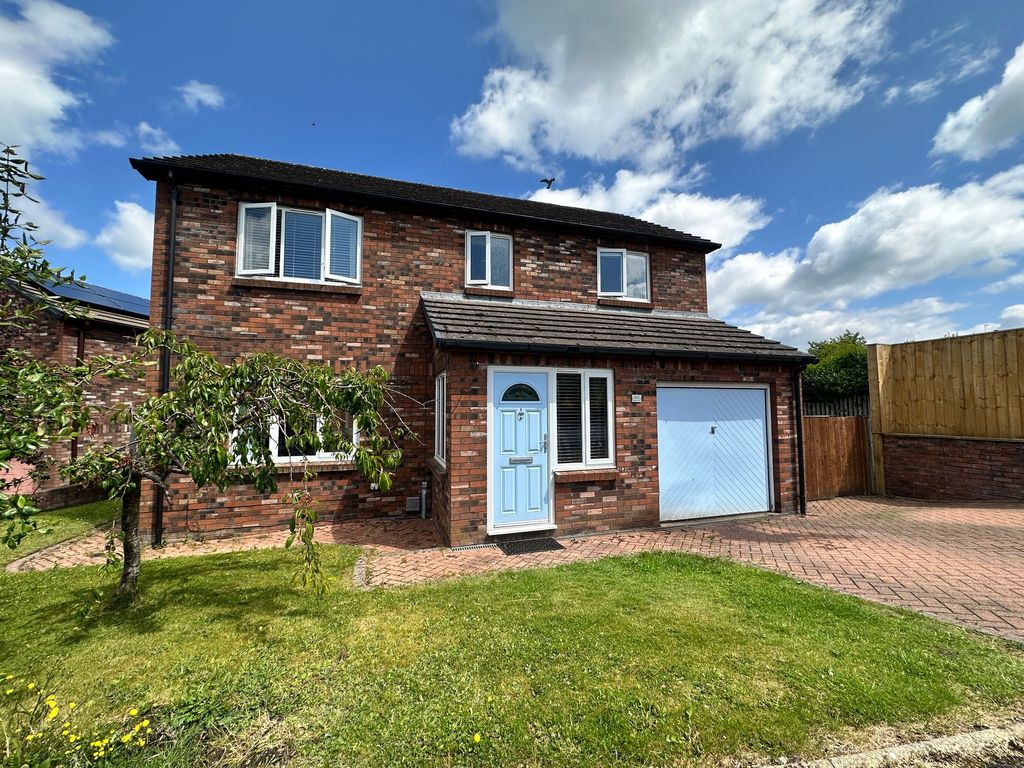 Property photo 1 of 21 Townfoot Park