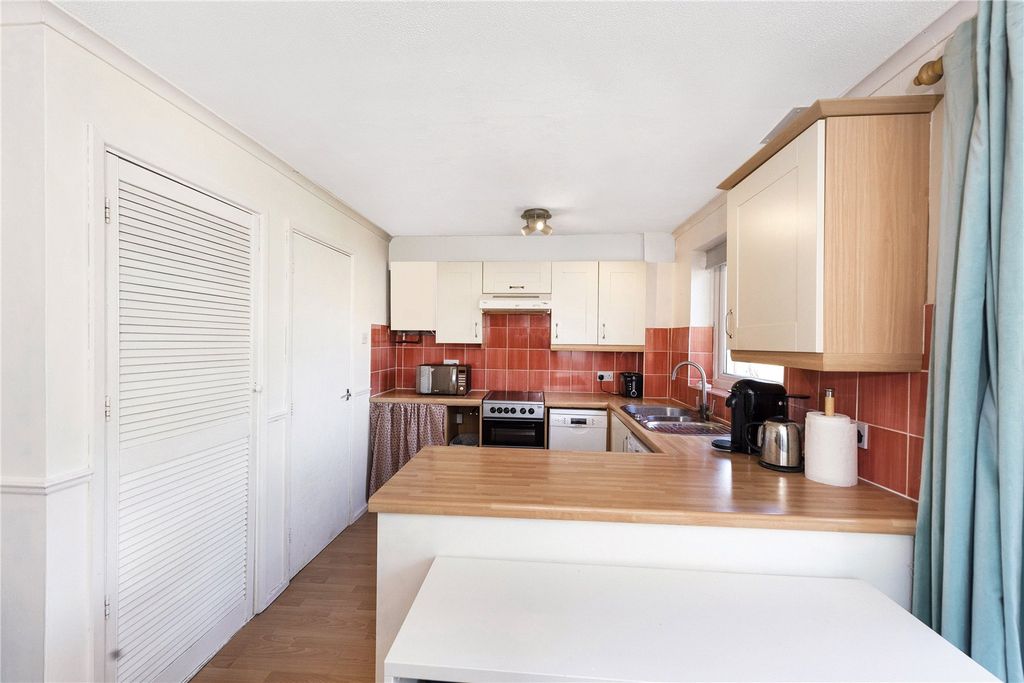 Property photo 3 of 17 Picture No. 23