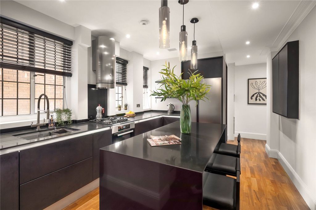 Property photo 2 of 12 Kitchen