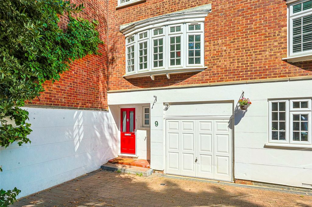 Property photo 1 of 34 Picture No. 40