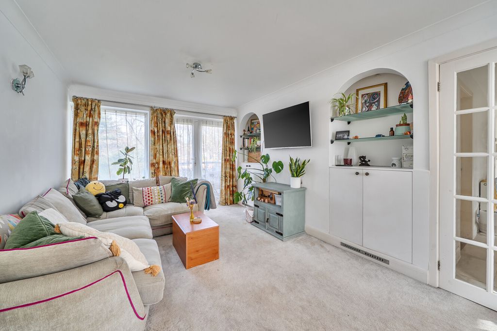 Property photo 2 of 14 1425317-11-69B183...