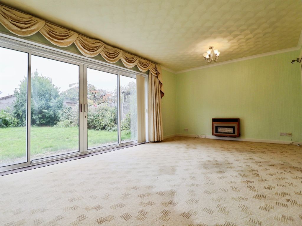 Property photo 2 of 32