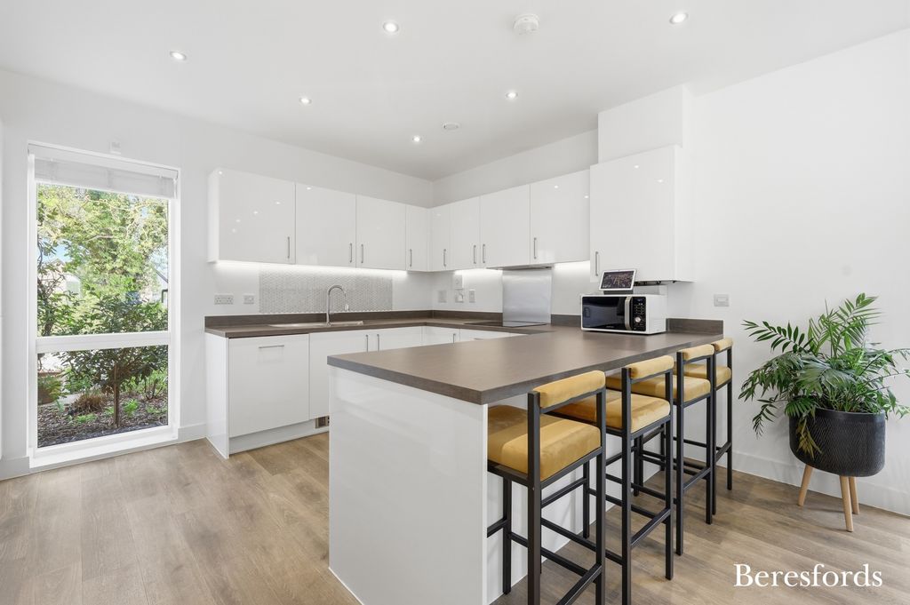 Property photo 2 of 27 Picture 2