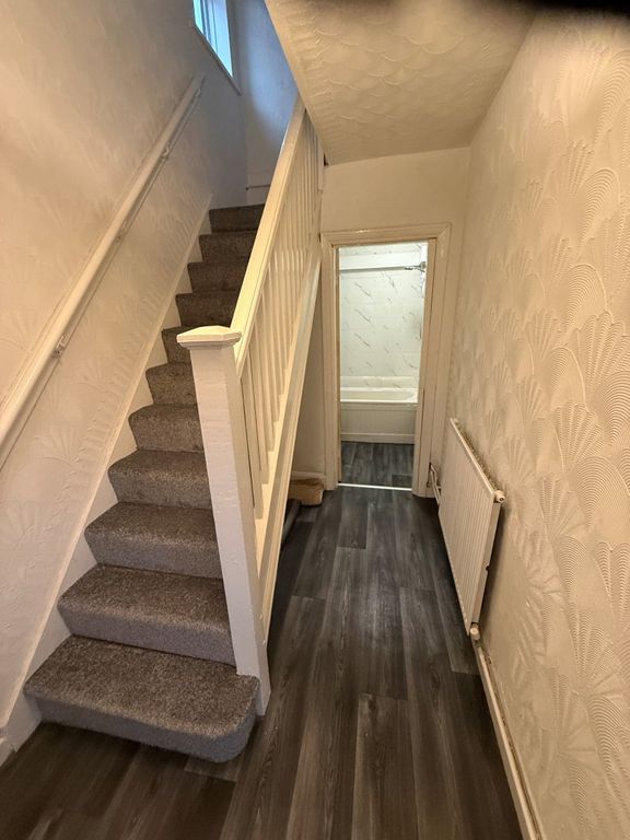 Property photo 2 of 31