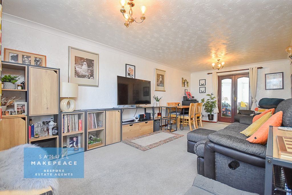 Property photo 2 of 17 Gallery