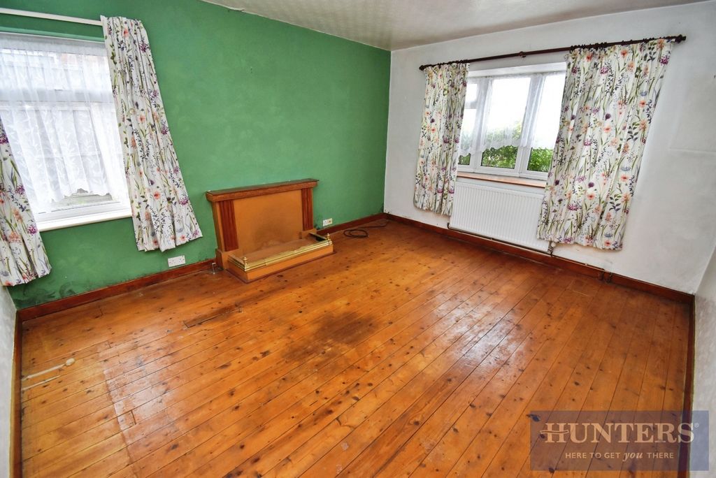 Property photo 2 of 9 Living Room