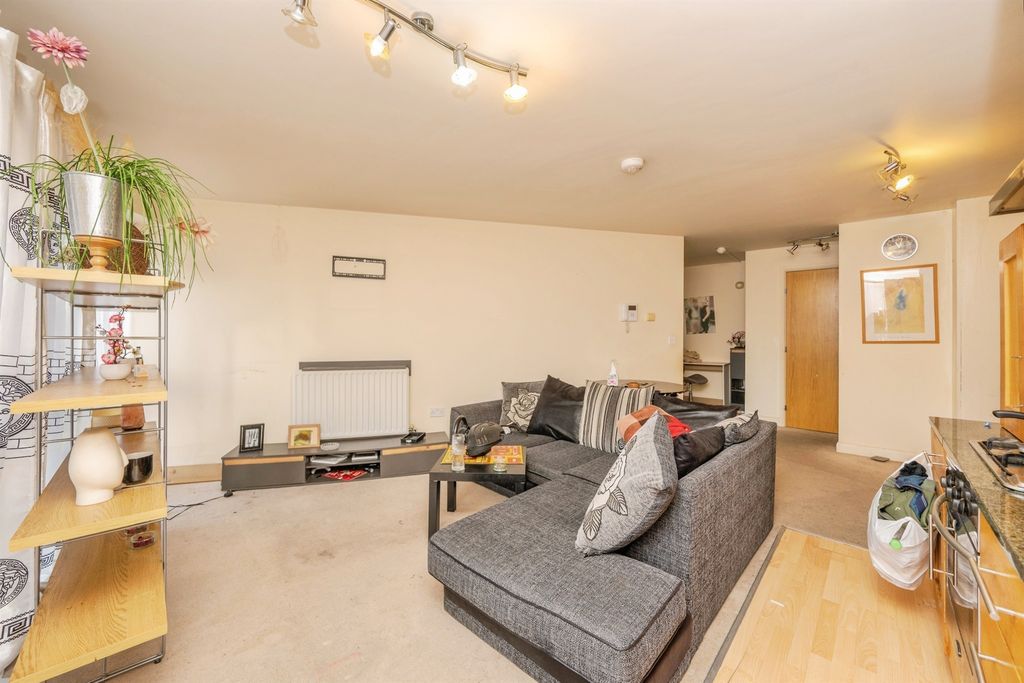 Property photo 2 of 16