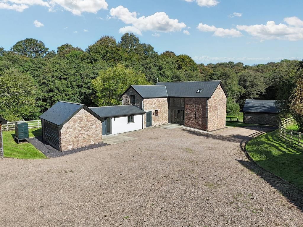 Property photo 1 of 40
