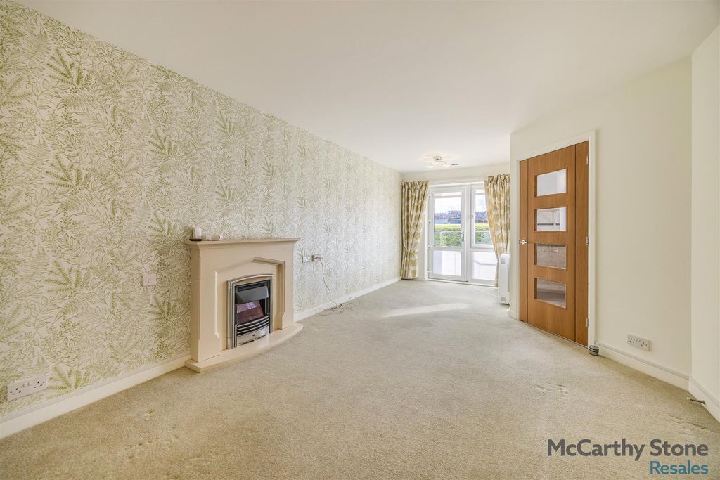 Property photo 2 of 20 Irph3219-Hdr.Jpg