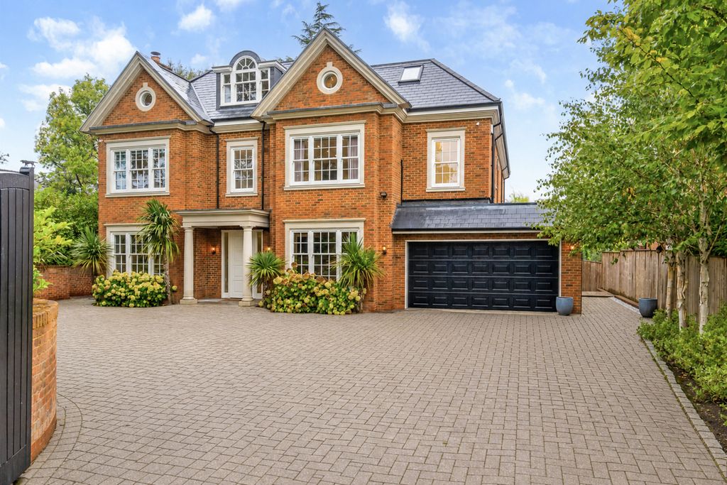 Property photo 1 of 16