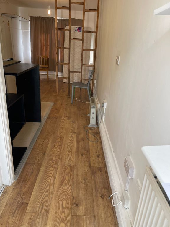 Property photo 2 of 3
