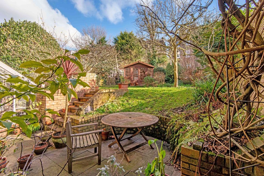 Property photo 2 of 9