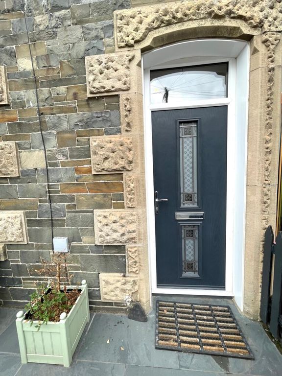 Property photo 3 of 33