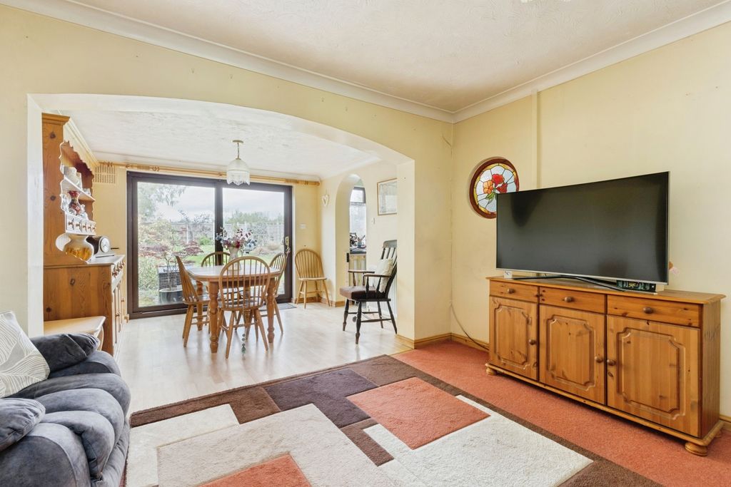 Property photo 3 of 27 Pbox-Img.Jpg