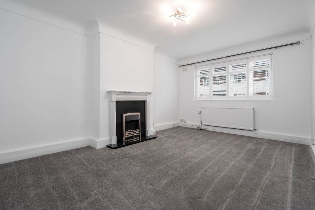 Property photo 2 of 20 Living Room