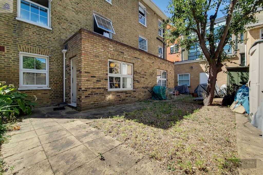Property photo 2 of 9 1676035