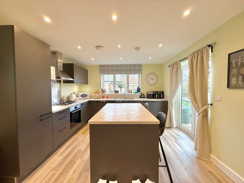 Property photo 3 of 30 Kitchen