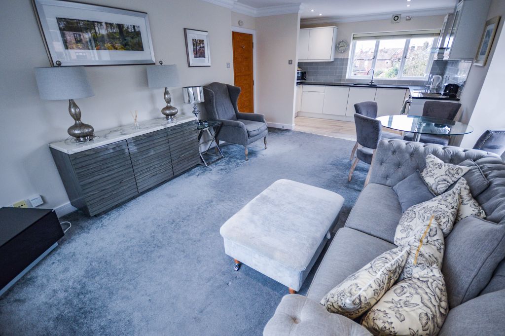 Property photo 1 of 17 Lounge-Diner