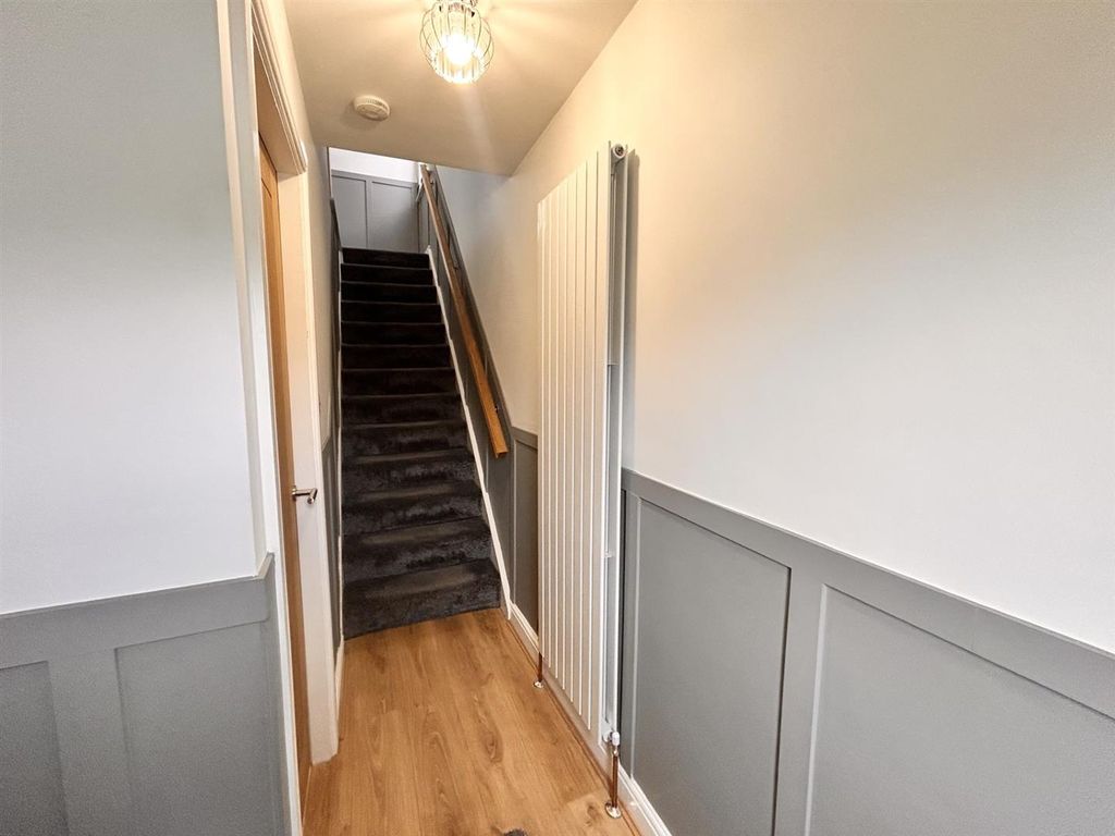 Property photo 3 of 19 Entrance