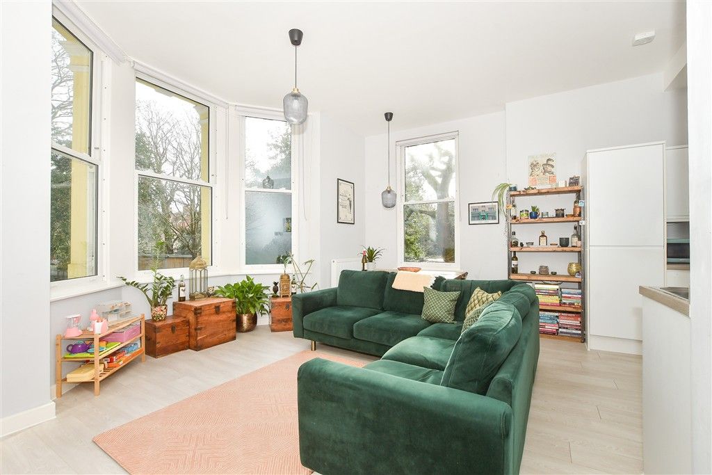 Property photo 3 of 10 Kitchen/Lounge/ Diner