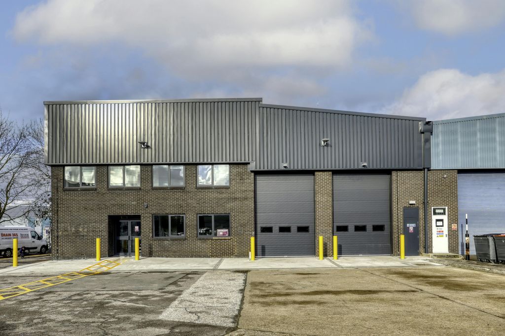 Property photo 1 of 9 Front Aspect