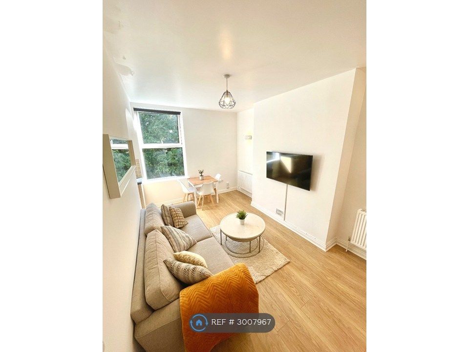 Property photo 3 of 12 Living Room