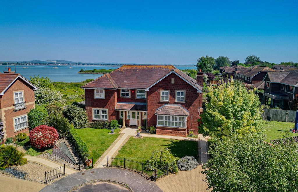 Property photo 1 of 50