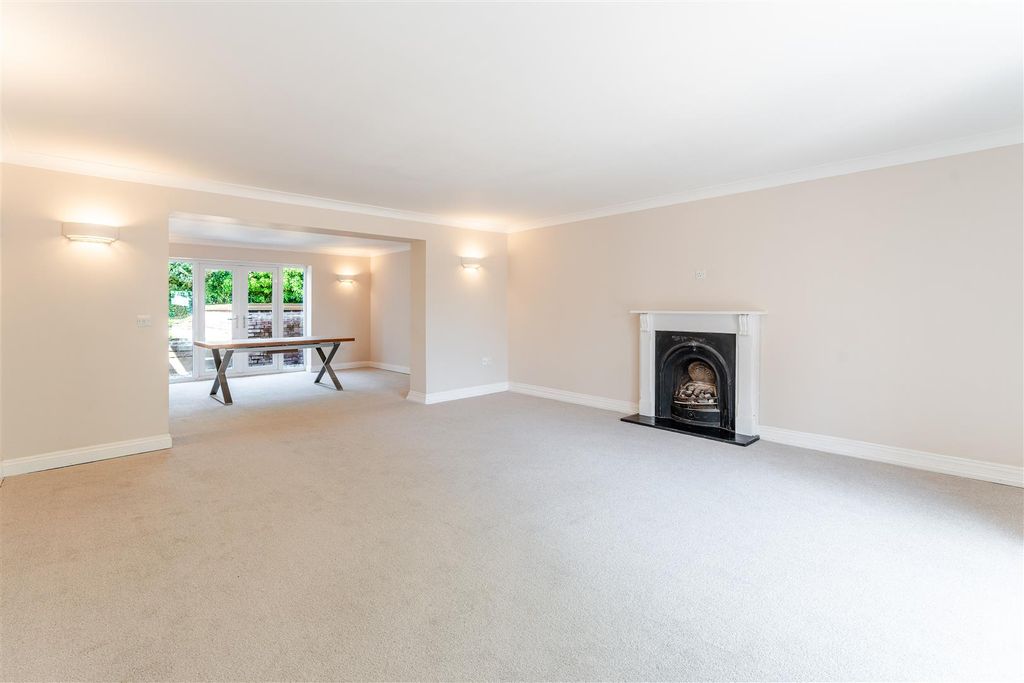 Property photo 3 of 49