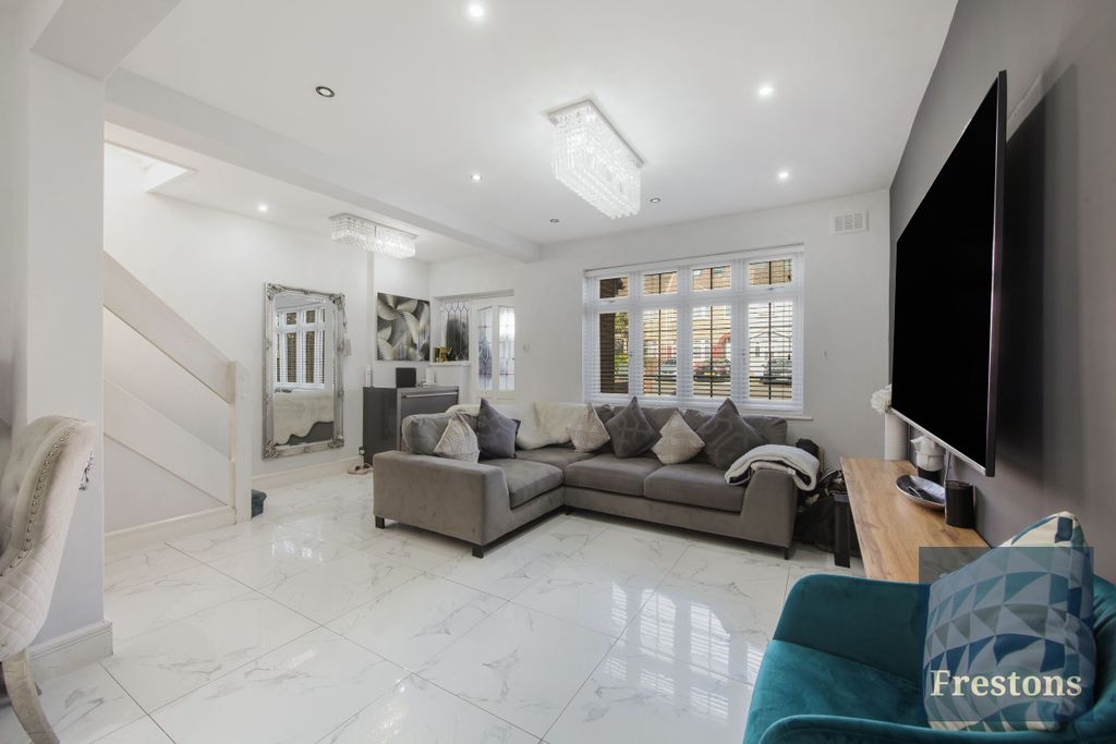 Property photo 3 of 15