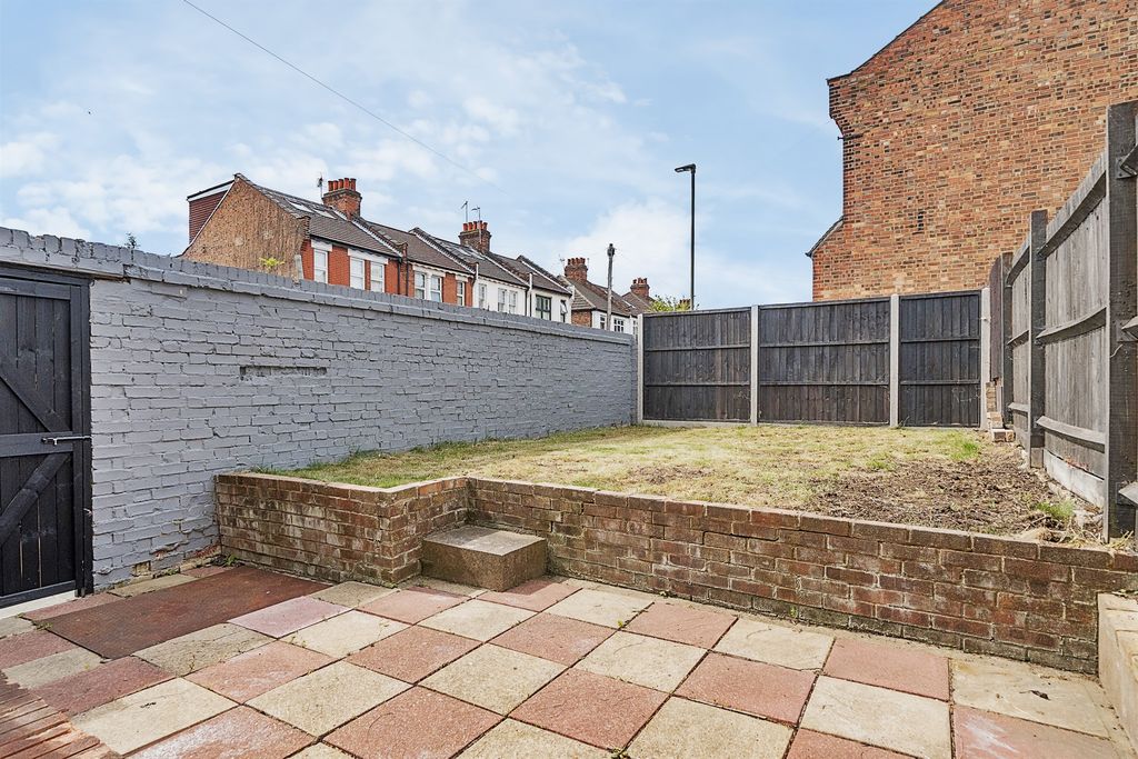 Property photo 2 of 12