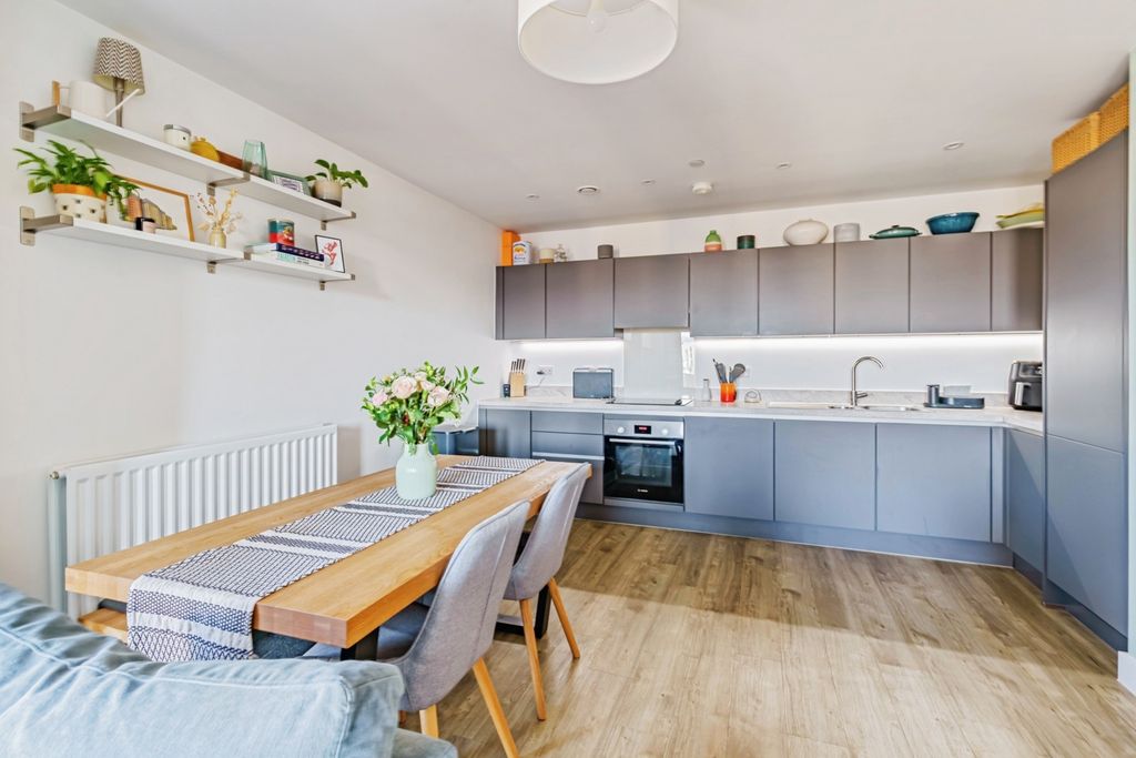 Property photo 1 of 18 Pbox-Img.Jpg