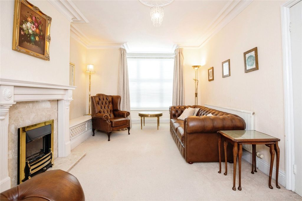 Property photo 3 of 24 Picture No. 04