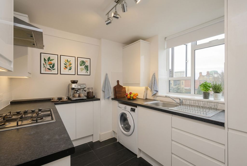 Property photo 3 of 12 Picture No. 09