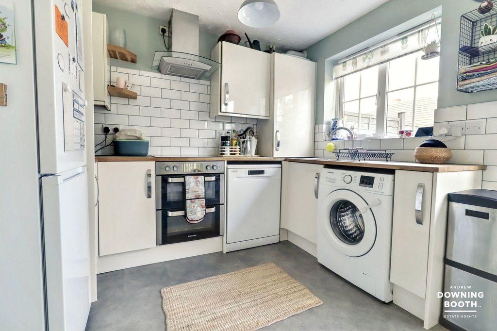 Property photo 2 of 24