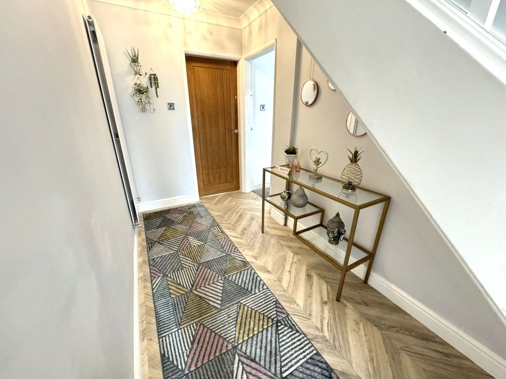 Property photo 2 of 35